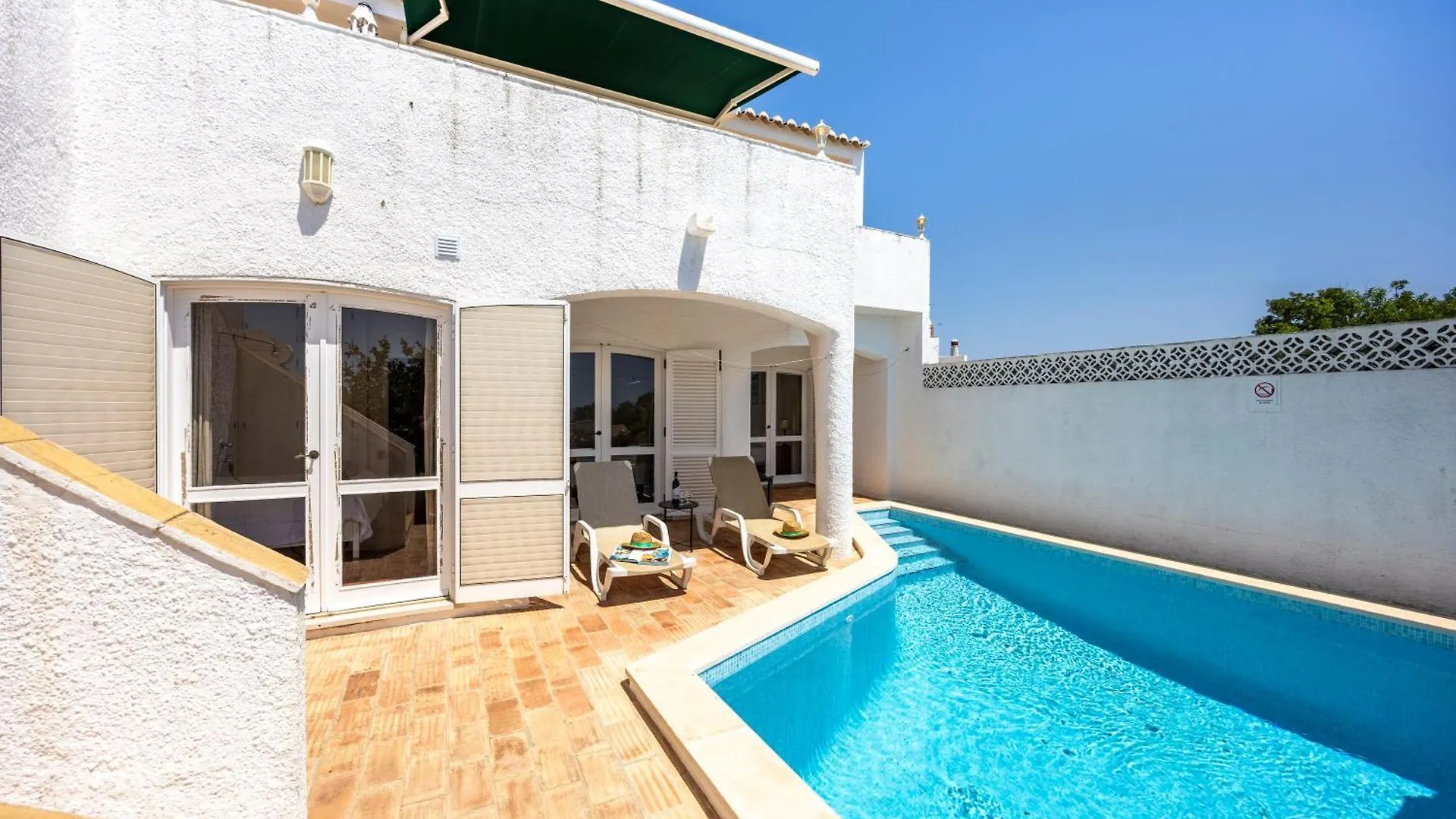 Holiday home Coolhousesalgarve Luz, 3 Bed Linked House, Pool, Superb Panoramic Sea View, Casa Das Buganvilias Portugal